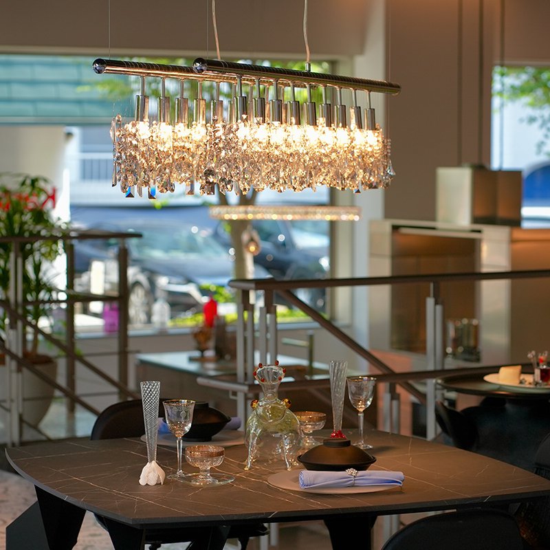 トーヨーキッチンスタイル　クランカー　シャンデリア 空間を一新するシャンデリア「クランカー」｜INTERIOR｜トーヨー