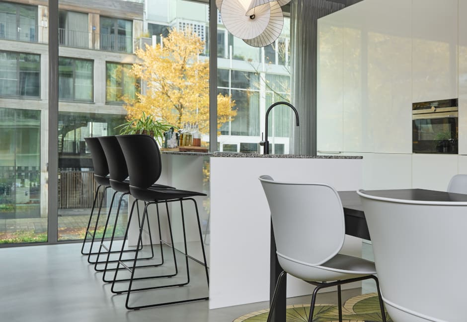 トーヨーキッチンスタイル　moooi モーイ スツール　ハナバースツール