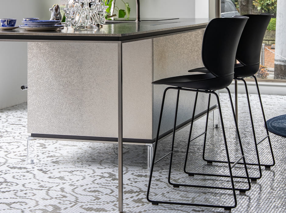 トーヨーキッチンスタイル　moooi モーイ スツール　ハナバースツール